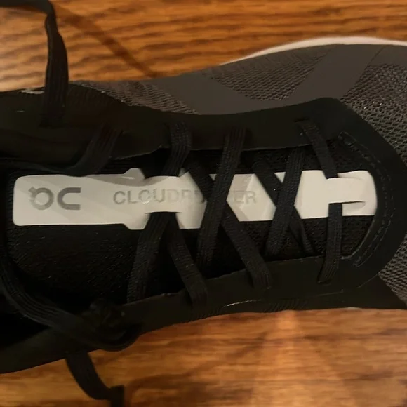 On Cloudrunner sneaker size 8.5 mens or size 10 women’s - Picture 7 of 8